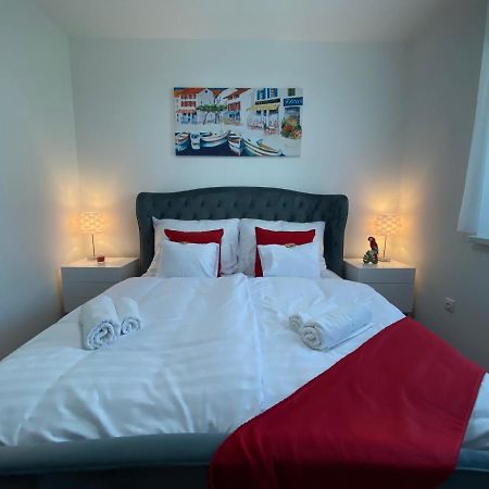 Sunshine Homes Zamardi Luaran gambar