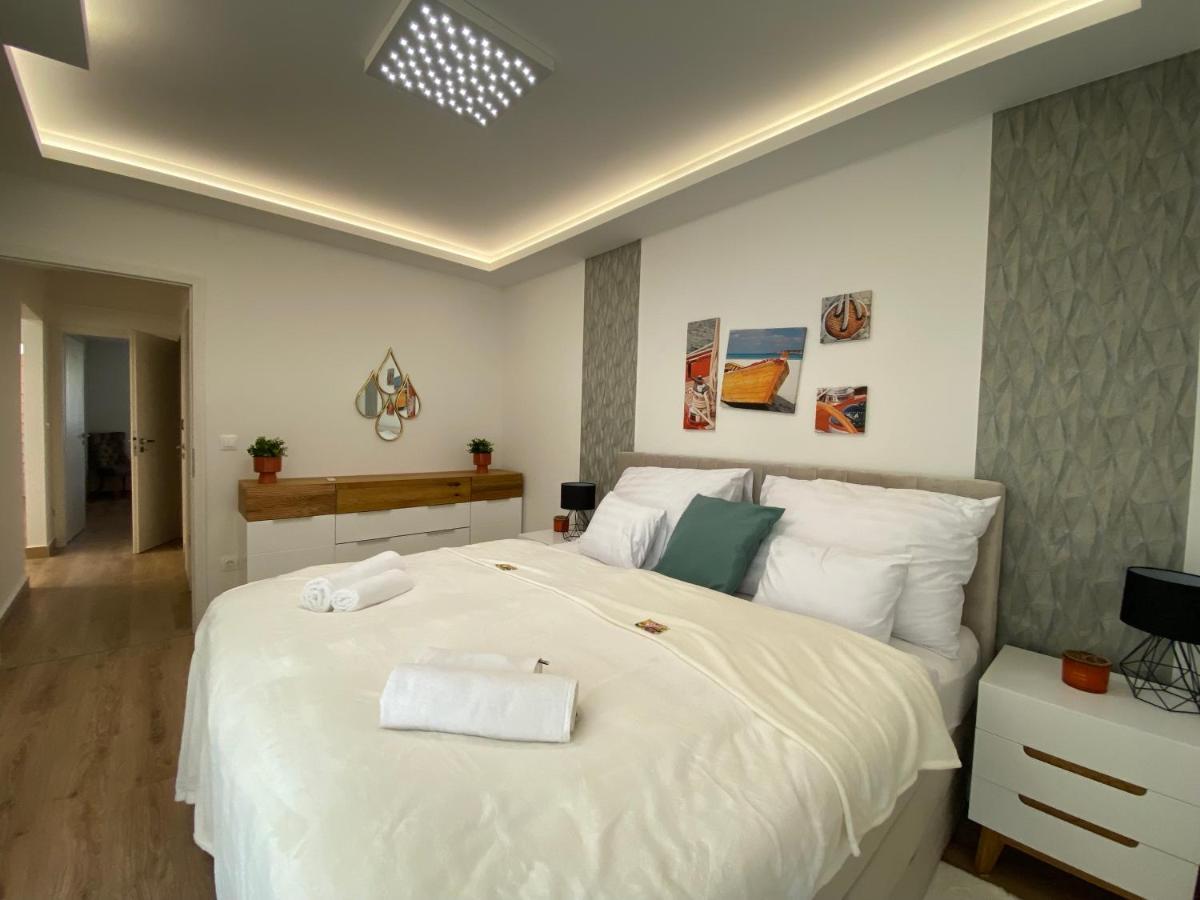 Sunshine Homes Zamardi Luaran gambar