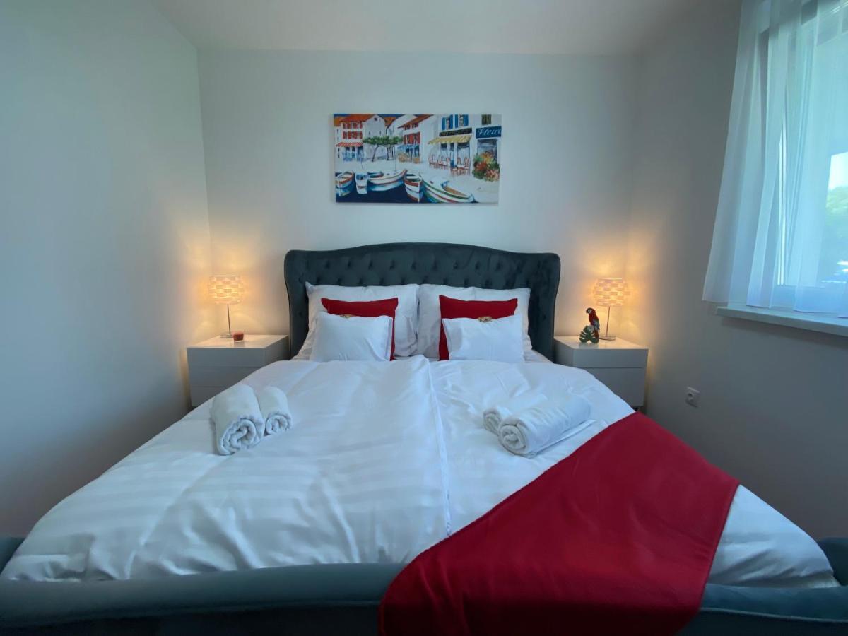 Sunshine Homes Zamardi Luaran gambar