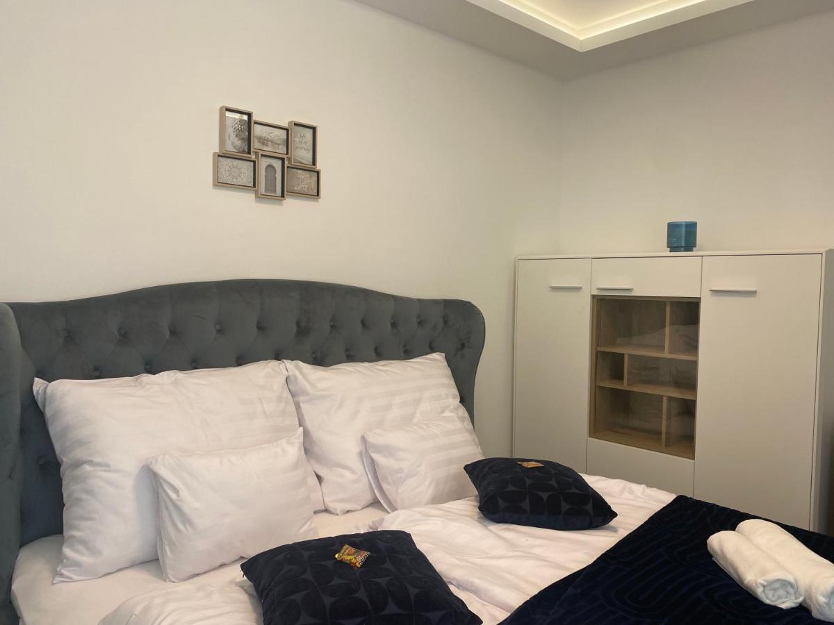 Sunshine Homes Zamardi Luaran gambar