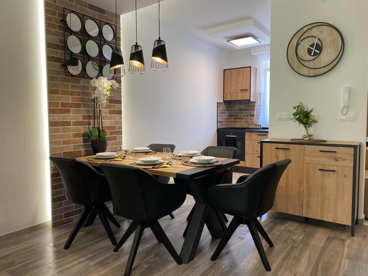 Sunshine Homes Zamardi Luaran gambar