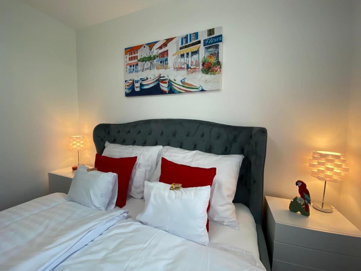 Sunshine Homes Zamardi Luaran gambar