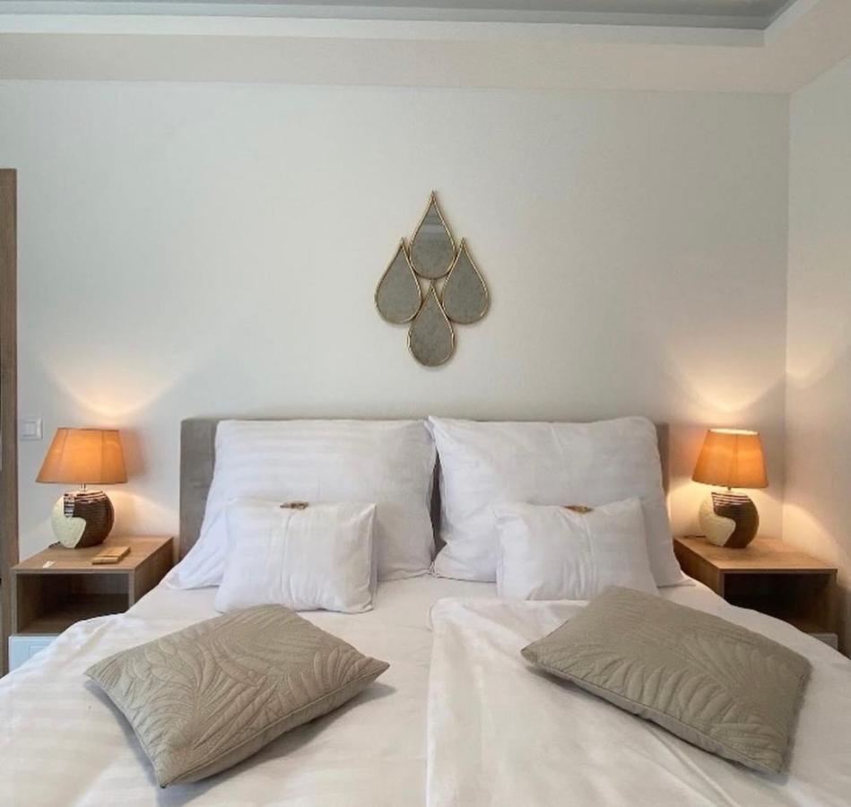 Sunshine Homes Zamardi Luaran gambar