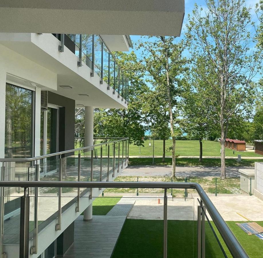 Sunshine Homes Zamardi Luaran gambar