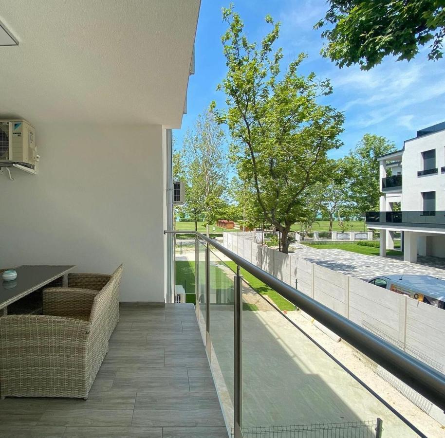Sunshine Homes Zamardi Luaran gambar