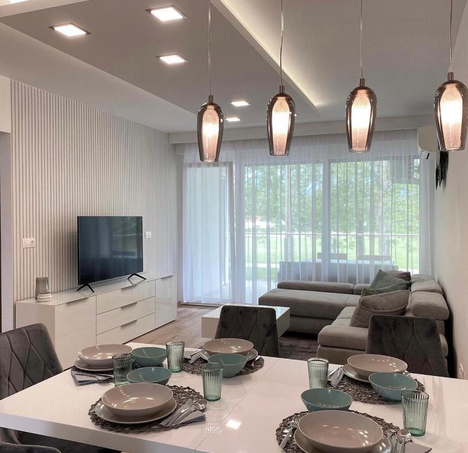 Sunshine Homes Zamardi Luaran gambar