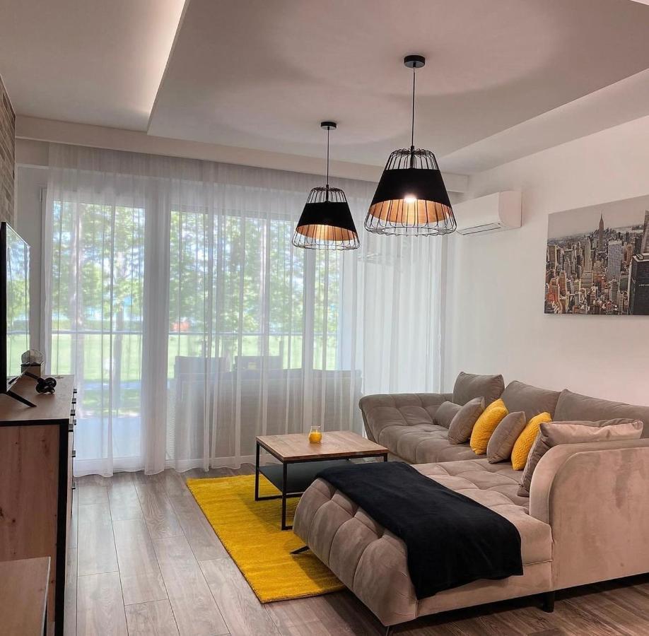 Sunshine Homes Zamardi Luaran gambar