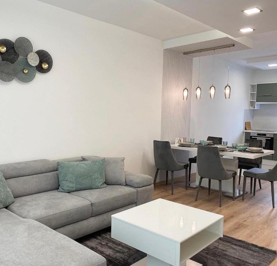 Sunshine Homes Zamardi Luaran gambar