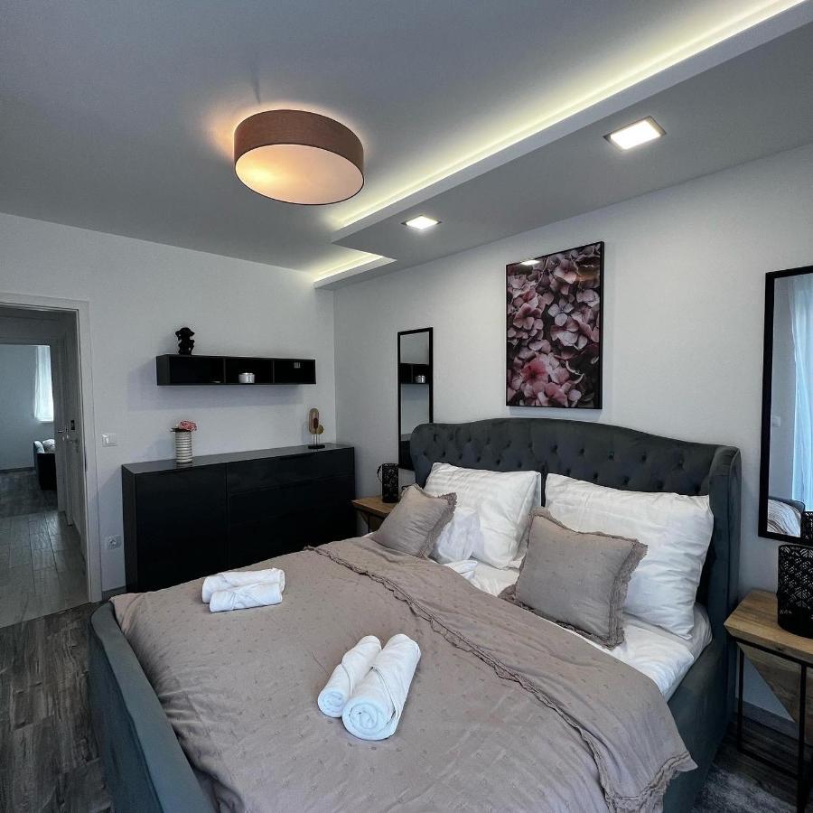 Sunshine Homes Zamardi Luaran gambar